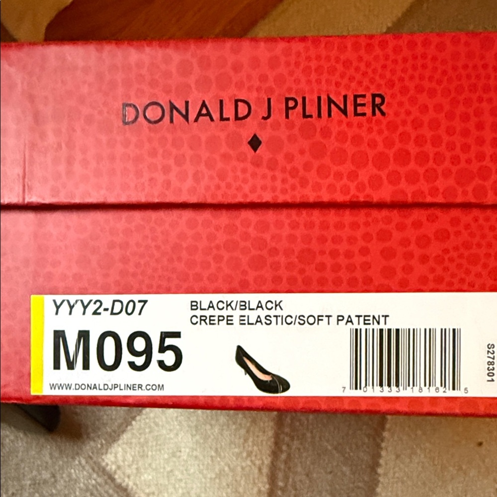 Donald J. Pliner Women's Classic Black Heels - Picture 6 of 6